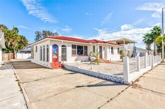 16245 Gulf Blvd in Redington Beach, FL - Building Photo - Building Photo