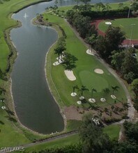 5610 Trailwinds Dr in Ft. Myers, FL - Foto de edificio - Building Photo