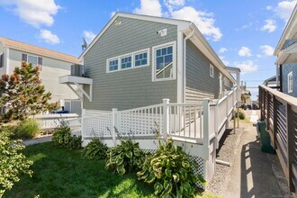 16 Shoreline Dr in Stratford, CT - Building Photo - Building Photo