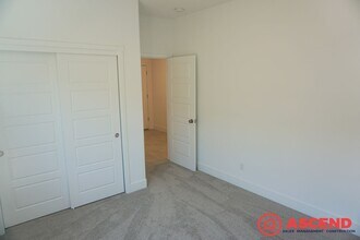 9718 Cotton Creek Dr in Shafter, CA - Building Photo - Building Photo