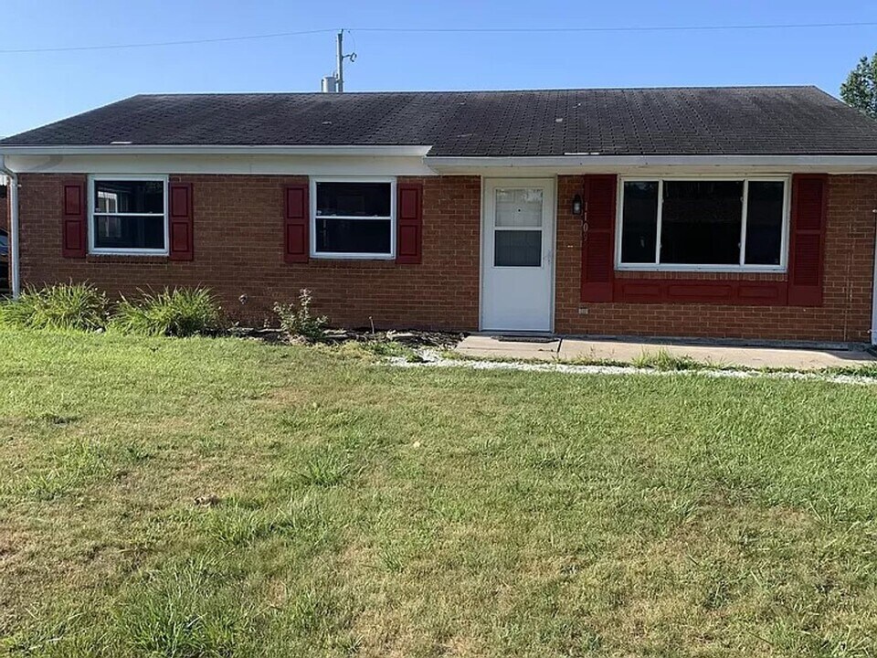 1109 Bahama Dr in Lima, OH - Building Photo