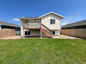 427 Diamond Ridge Blvd in Rapid City, SD - Building Photo - Building Photo