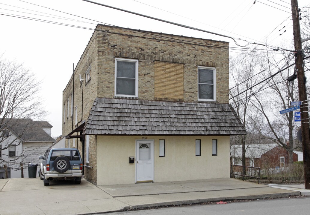 200 Shady Hill Rd in Pittsburgh, PA - Building Photo