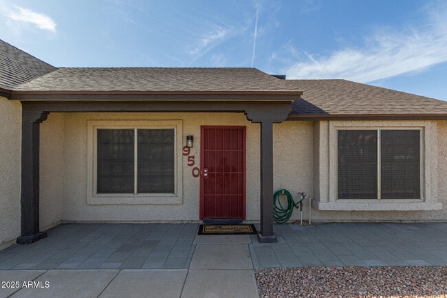 950 E Wickieup Ln in Phoenix, AZ - Building Photo - Building Photo