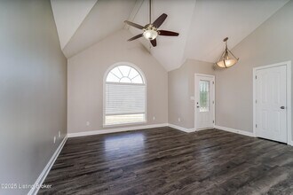 10116 Greenfield Woods Cir in Louisville, KY - Building Photo - Building Photo