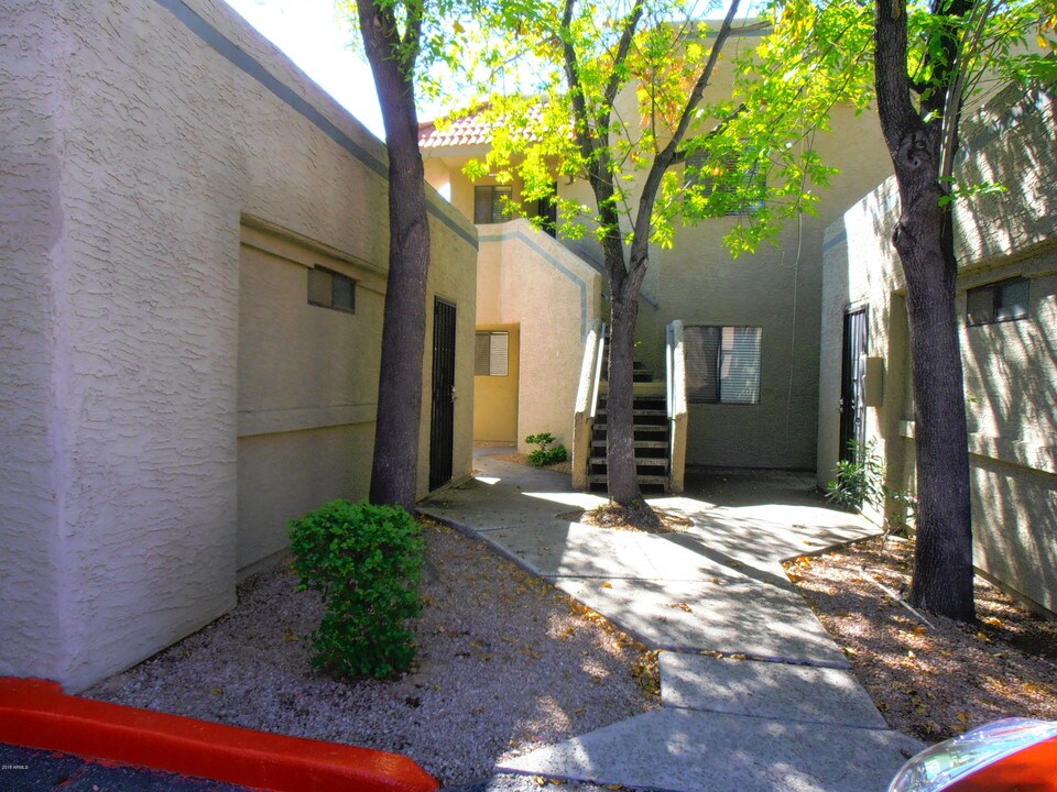 835 N Granite Reef Rd-Unit -17 in Scottsdale, AZ - Building Photo