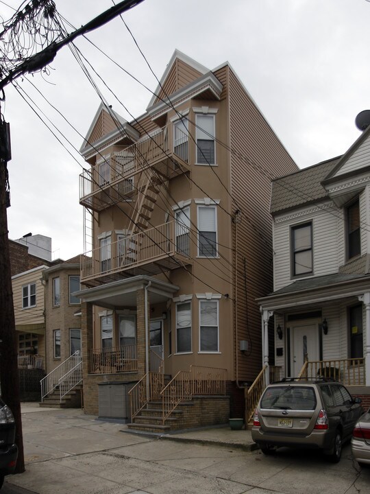 71 Carlton Ave in Jersey City, NJ - Building Photo