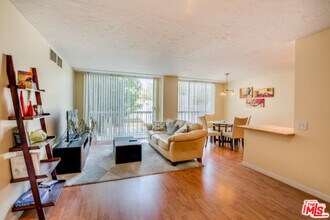 10751 Wilshire Blvd in Los Angeles, CA - Building Photo - Building Photo
