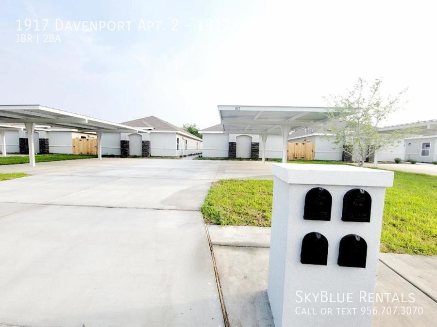 1917 Davenport St in Weslaco, TX - Building Photo