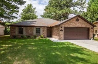 3095 N Sheryl Ave in Fayetteville, AR - Building Photo