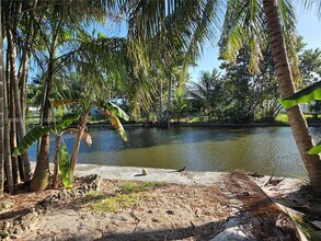 301 SW 5th St in Hallandale Beach, FL - Building Photo - Building Photo