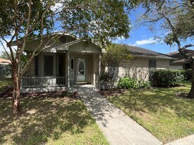 2930 River Crest Rd in Corpus Christi, TX - Building Photo