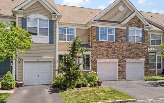 5 Case Ct in Monroe, NY - Building Photo - Building Photo