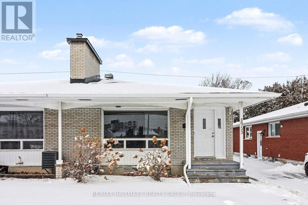 1753 Heron Rd in Ottawa, ON - Building Photo