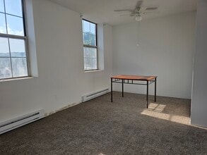 91 4th St in Ansonia, CT - Building Photo - Building Photo