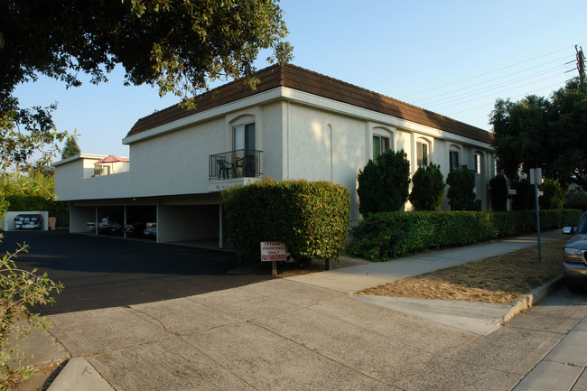 2126 Castillo St in Santa Barbara, CA - Building Photo - Building Photo