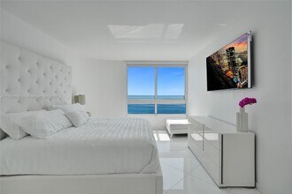 6365 Collins Ave, Unit 2403 in Miami Beach, FL - Building Photo - Building Photo