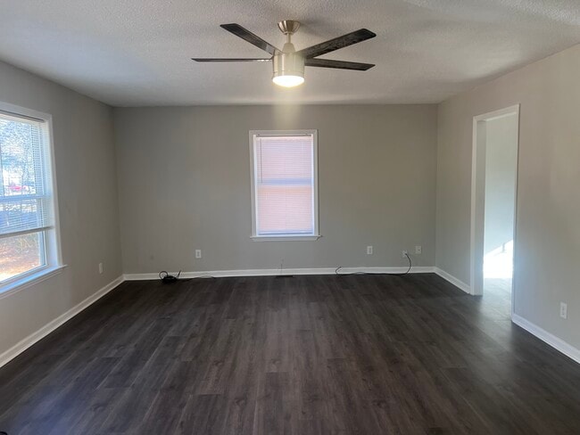 2232 Trinity Club Dr in Kinston, NC - Foto de edificio - Building Photo