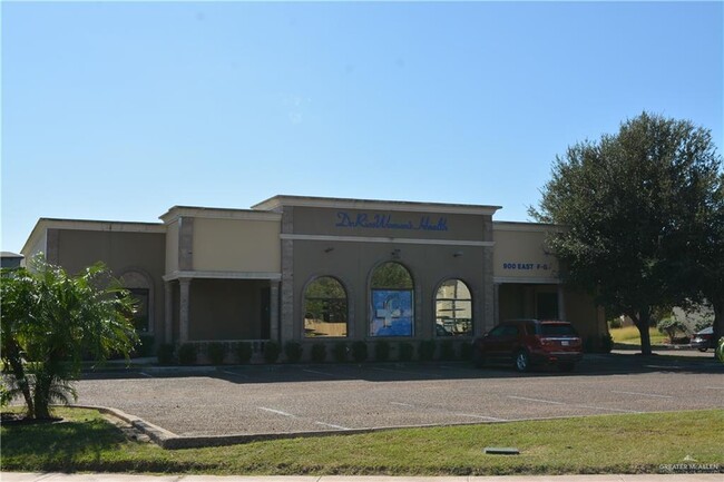 Lakes Condominiums in McAllen, TX - Foto de edificio - Building Photo