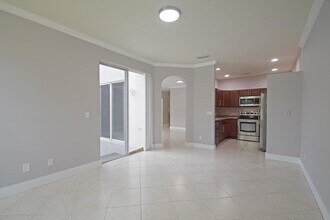 13243 NW 8th St in Pembroke Pines, FL - Building Photo - Building Photo