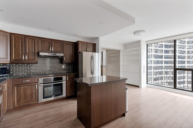 property at 33 Harbour Square