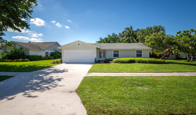 4126 Birchwood Dr in Boca Raton, FL - Foto de edificio - Building Photo