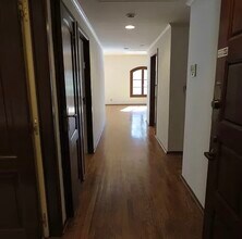 325 S Swall Dr, Unit 301 in Los Angeles, CA - Building Photo - Building Photo