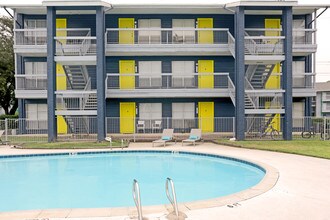 Peaks at Live Oak in San Antonio, TX - Foto de edificio - Building Photo