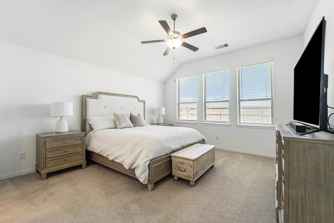 property at 15207 Lakewood Ave