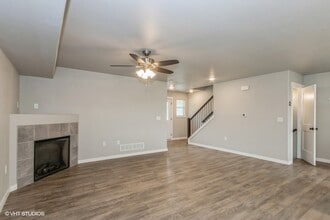 927 Aiden St in Iowa City, IA - Building Photo - Building Photo
