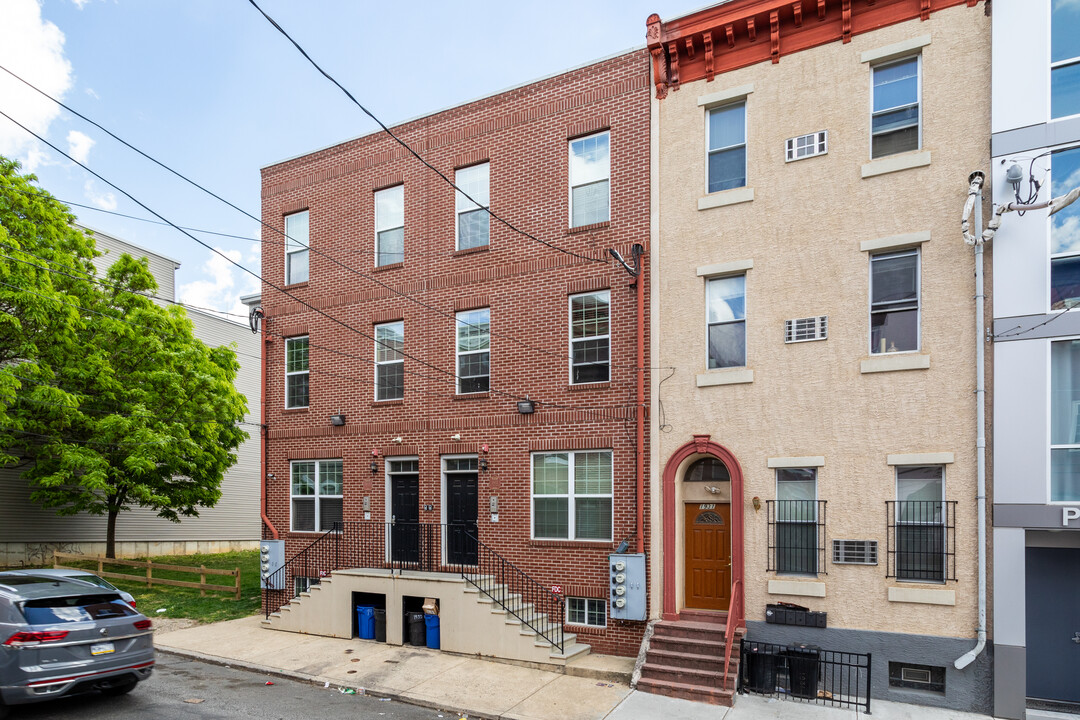 1933 N 7th St in Philadelphia, PA - Foto de edificio