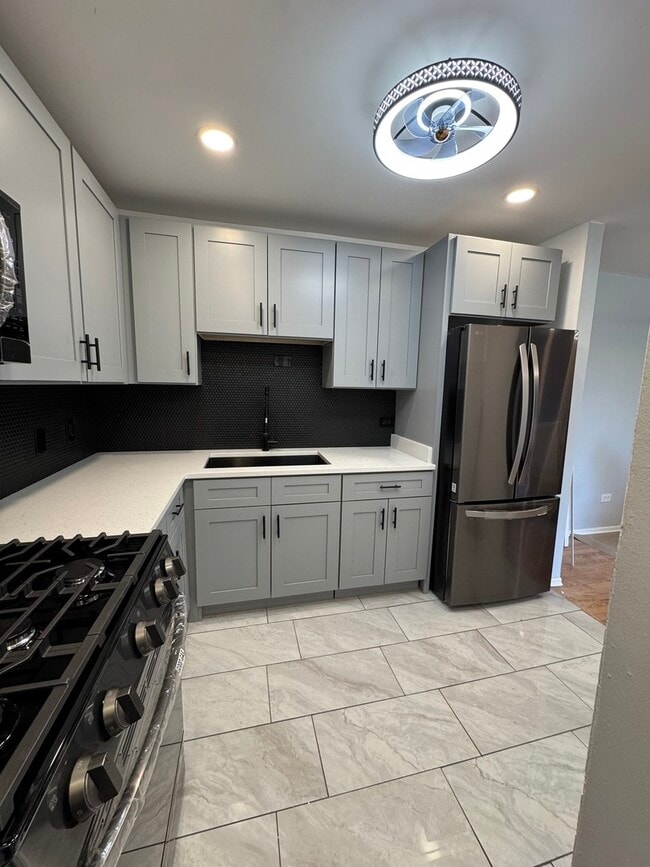 7854 S South Shore Dr in Chicago, IL - Building Photo - Building Photo