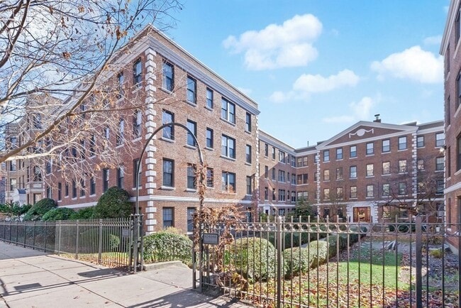 property at 62 Queensberry St