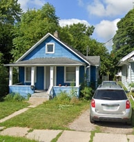 910 Dakin St in Lansing, MI - Building Photo