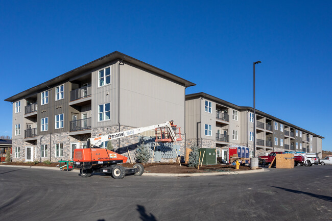 Villas at Mesa Ridge in Fountain, CO - Foto de edificio - Building Photo