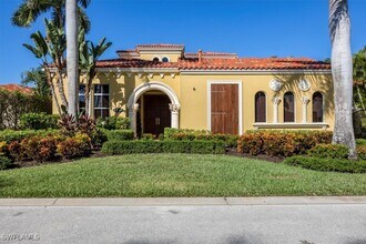 8535 Bellagio Dr in Naples, FL - Building Photo - Building Photo