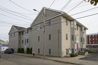 12 Glennon St in New Bedford, MA - Building Photo - Building Photo