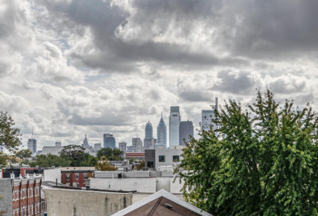 1725 W Montgomery Ave in Philadelphia, PA - Building Photo