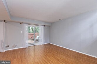 1913 Encino Dr in Crofton, MD - Building Photo - Building Photo