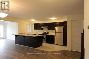 111 Bond Head Ct in Milton, ON - Building Photo