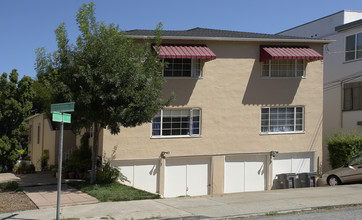 2301 Ivy Dr in Oakland, CA - Building Photo - Building Photo