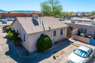 335 Espanola St NE in Albuquerque, NM - Building Photo - Building Photo