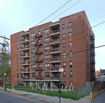 2204 Collier Ave in Far Rockaway, NY - Building Photo