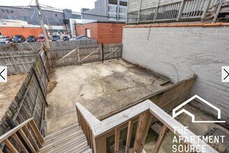 1224 W Augusta Blvd, Unit 2 in Chicago, IL - Building Photo - Building Photo