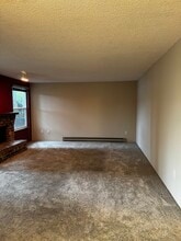820 Cady Rd, Unit H102 in Everett, WA - Building Photo - Building Photo