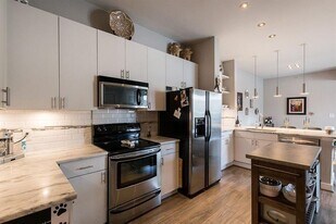 5300 Peachtree Rd in Atlanta, GA - Building Photo