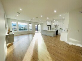 46620 First Ave in Chilliwack, BC - Building Photo