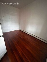 429 Prescott St in Yonkers, NY - Building Photo - Building Photo