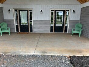 222 State Rd S-42-941, Unit 224 in Campobello, SC - Foto de edificio - Building Photo