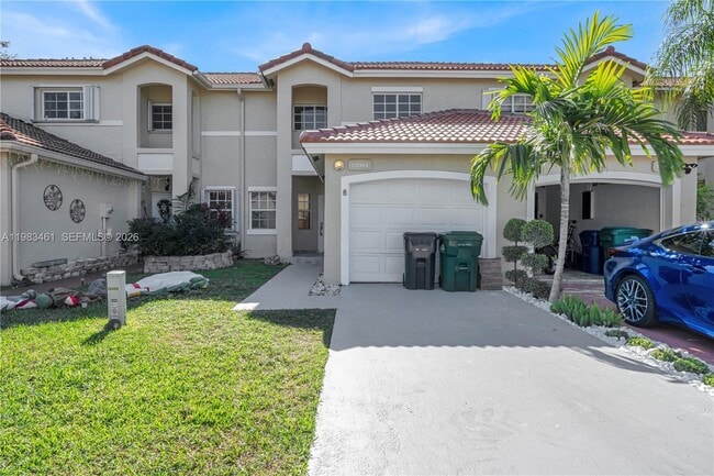 13914 SW 101st Ln in Miami, FL - Foto de edificio - Building Photo